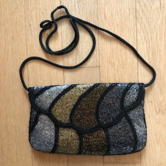 Vintage Handbags - Vintage Metallic Beaded Scalloped Edge Shoulder Clutch Evening Bag